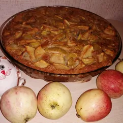Шарлотка с яблоками