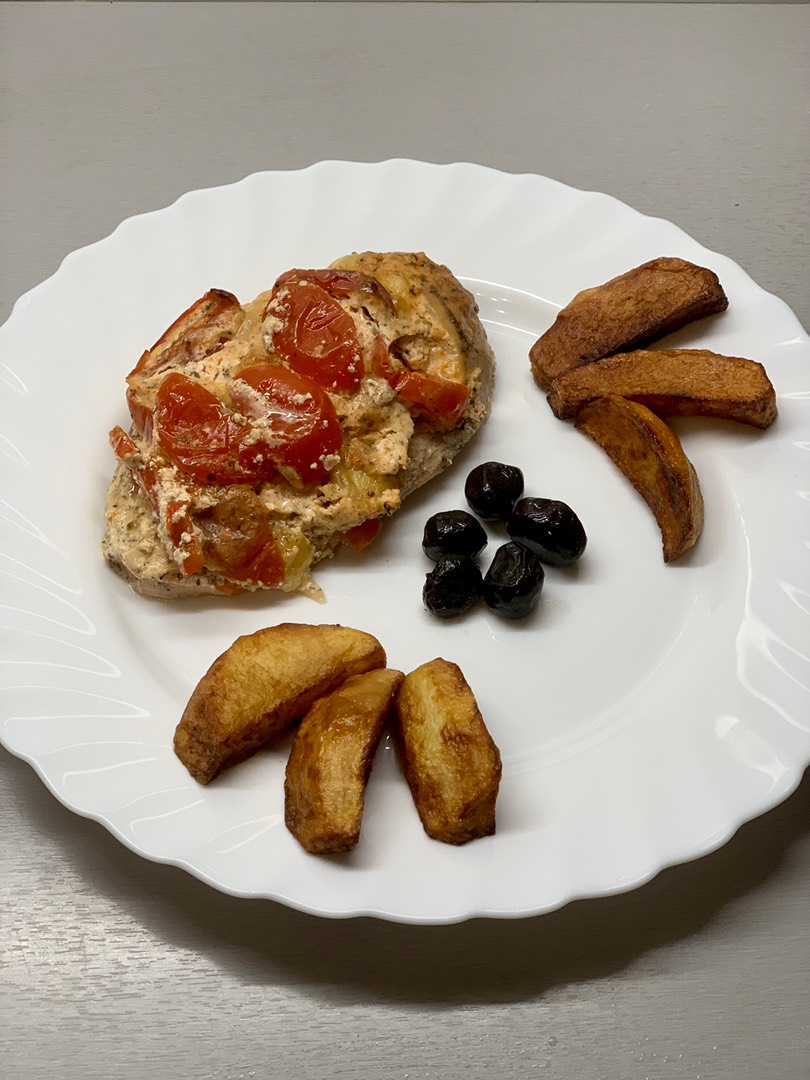 Запечённая грудка с помидором и сыром