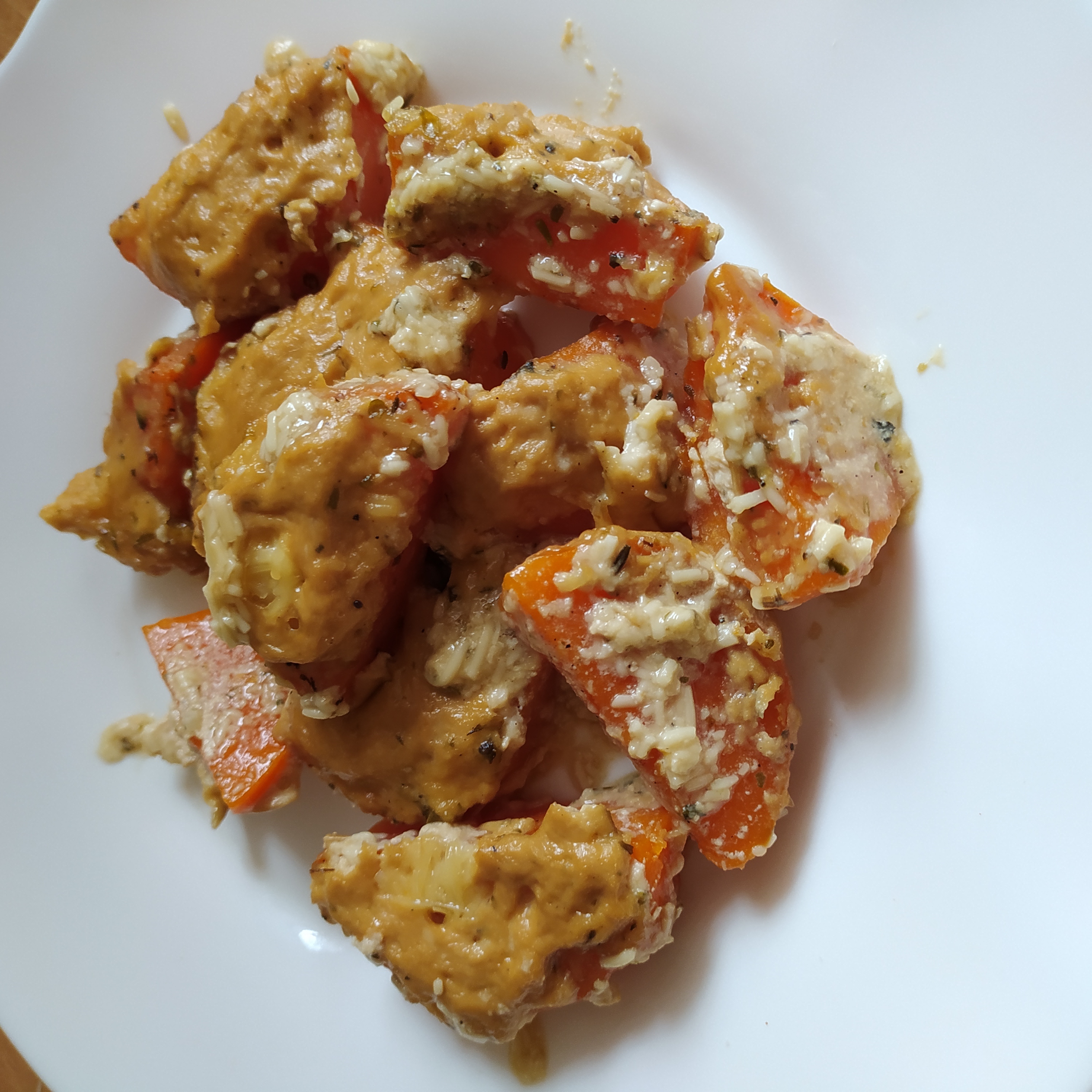 Запечённый батат в сливках с сыром (веган)
