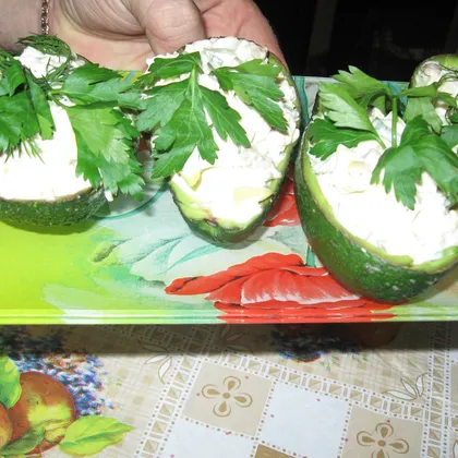 Салат Лодочка из авокадо