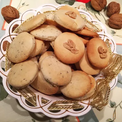 Простое печенье с маком и арахисом