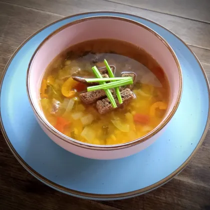 Гороховый суп с говядиной и овощами
