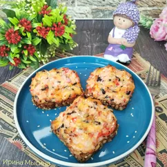 Горячие бутерброды с крабовым мясом и чипсами нори в аэрогриле 