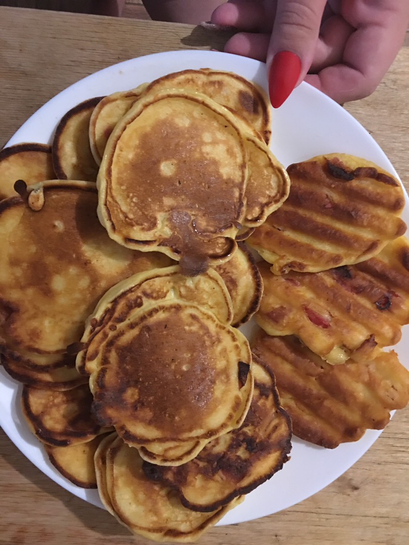 Оладушки с колбасой и сыром