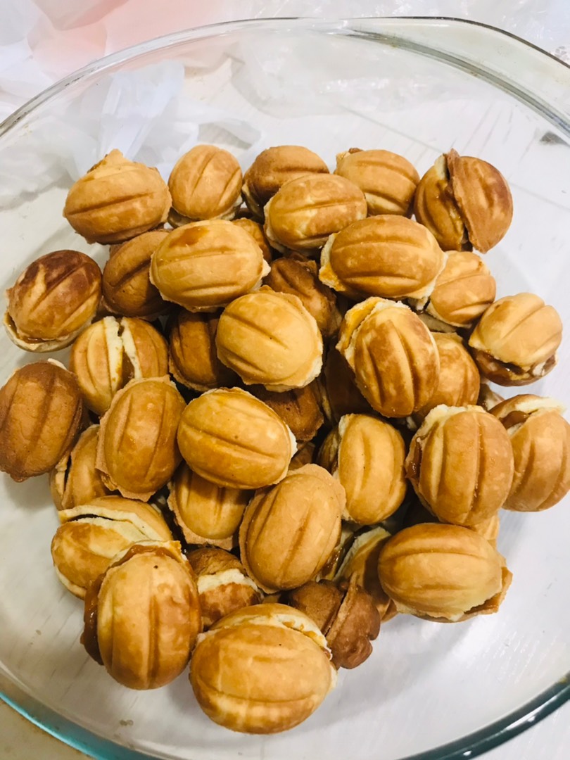 Орешки со сгущенкой (тесто на сметане)