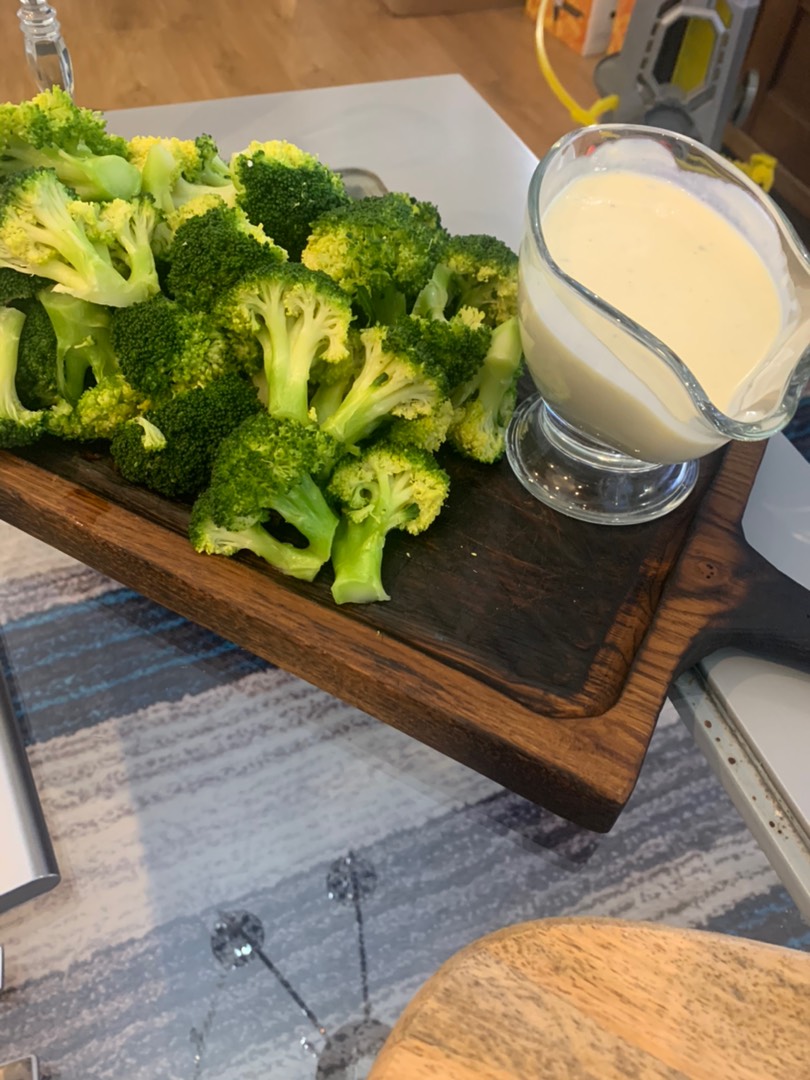 Брокколи на пару (кто сказал что овощи это не вкусно?)
