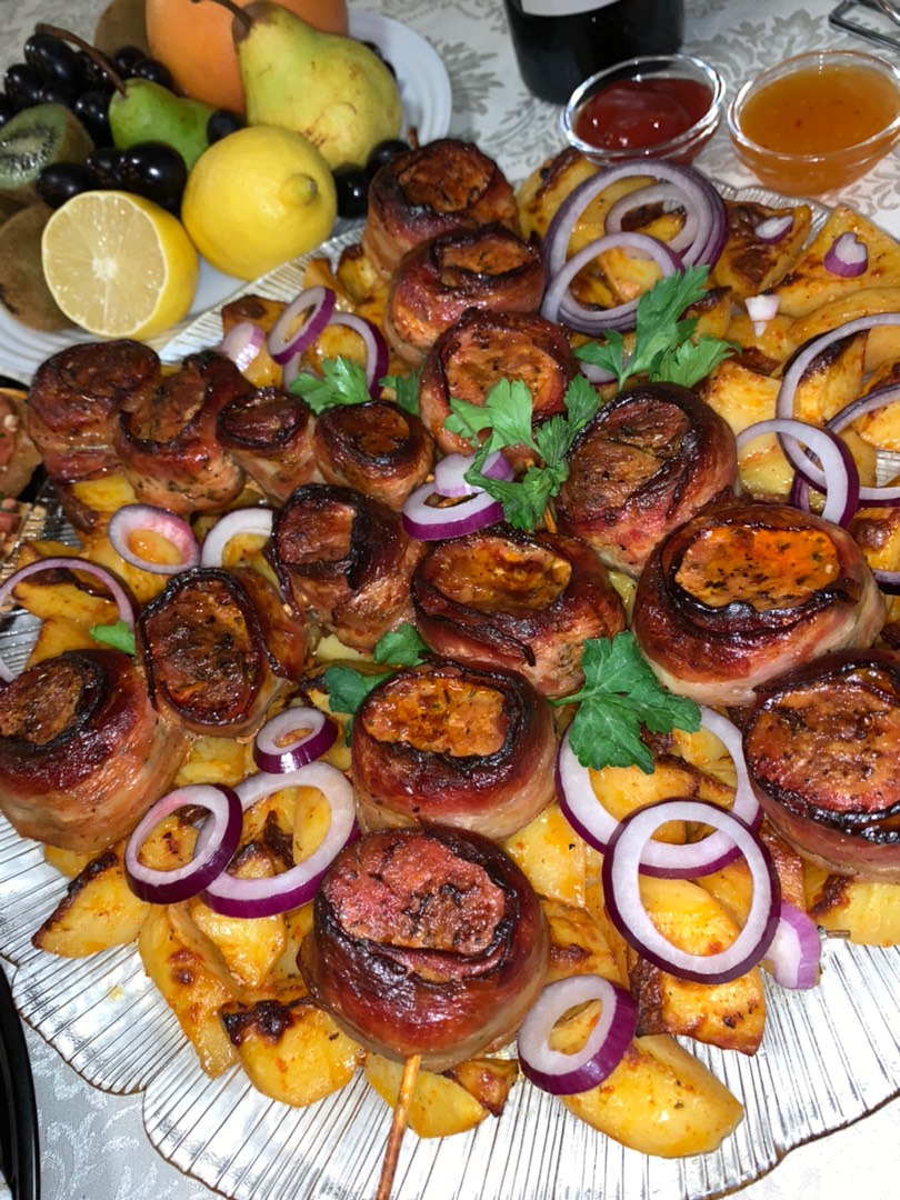 Шашлыки в духовке из свинины в беконе