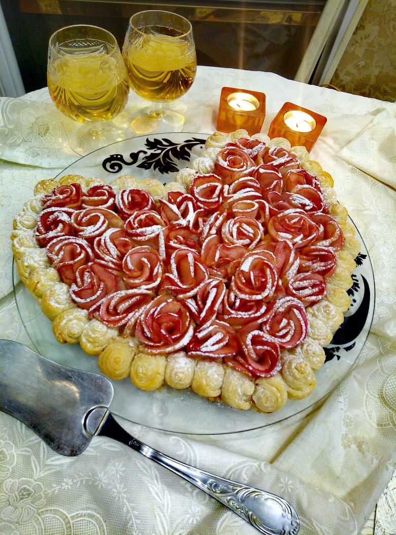 Тарт "Сердце" с яблочными розами