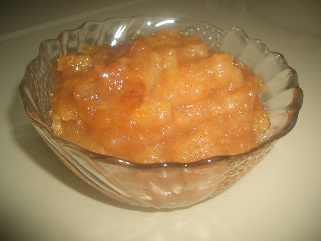Яблоки с корицей