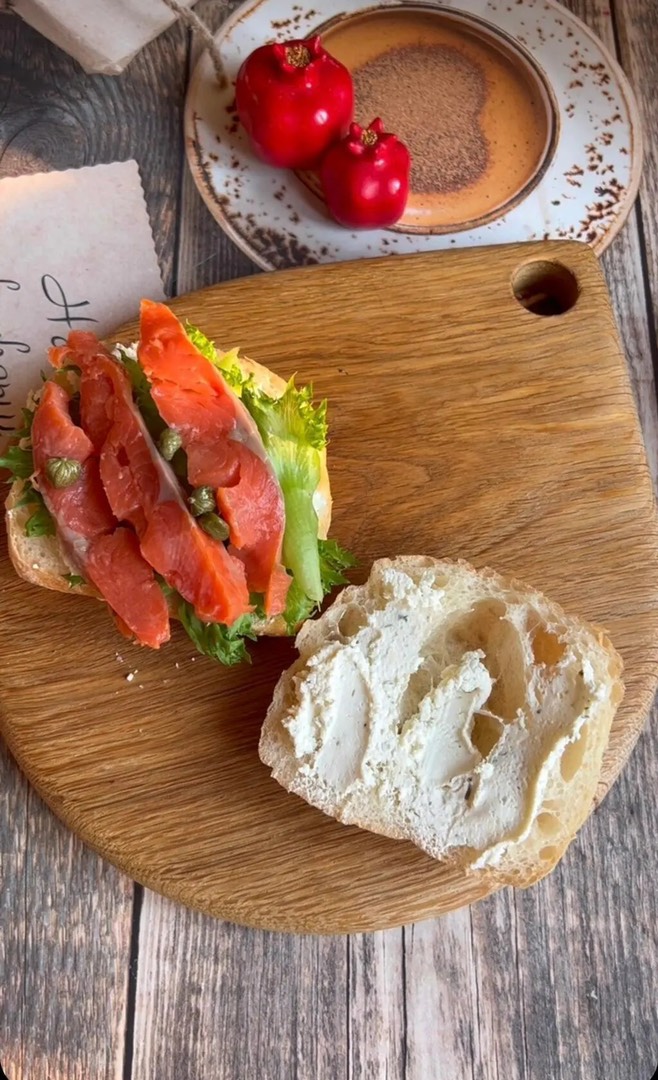 Панини с сёмгой и каперсами