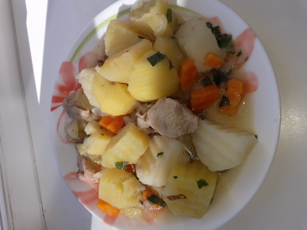 Картофель тушёный с курицей