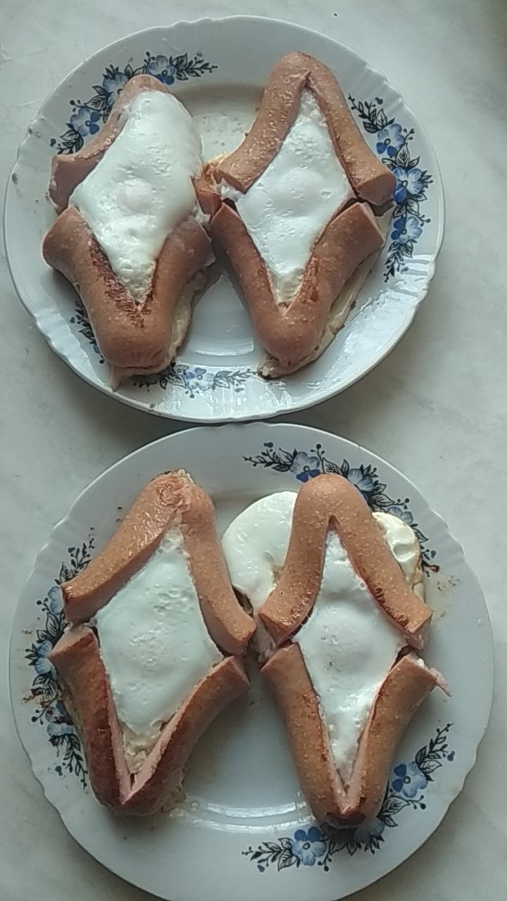Сосиски с яйцом