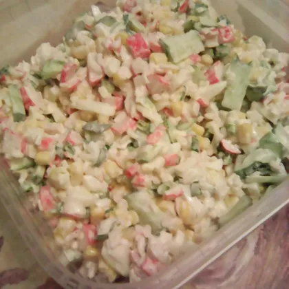 Крабовый салат с ноткой свежести