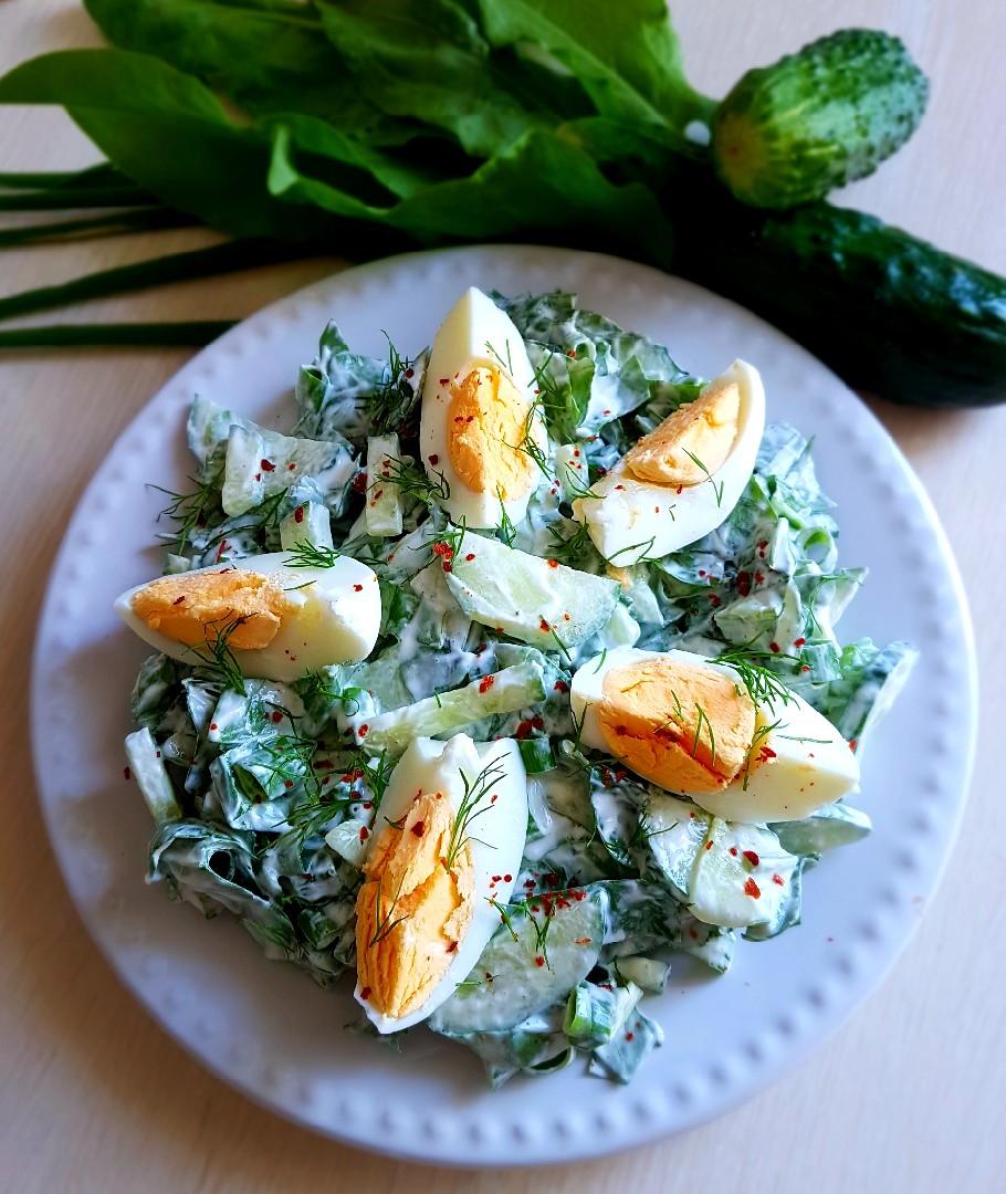 ПП салат из щавеля, яйца и лука