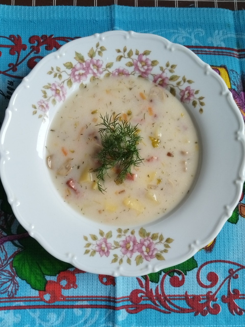 Сырный суп с грибами и колбасками