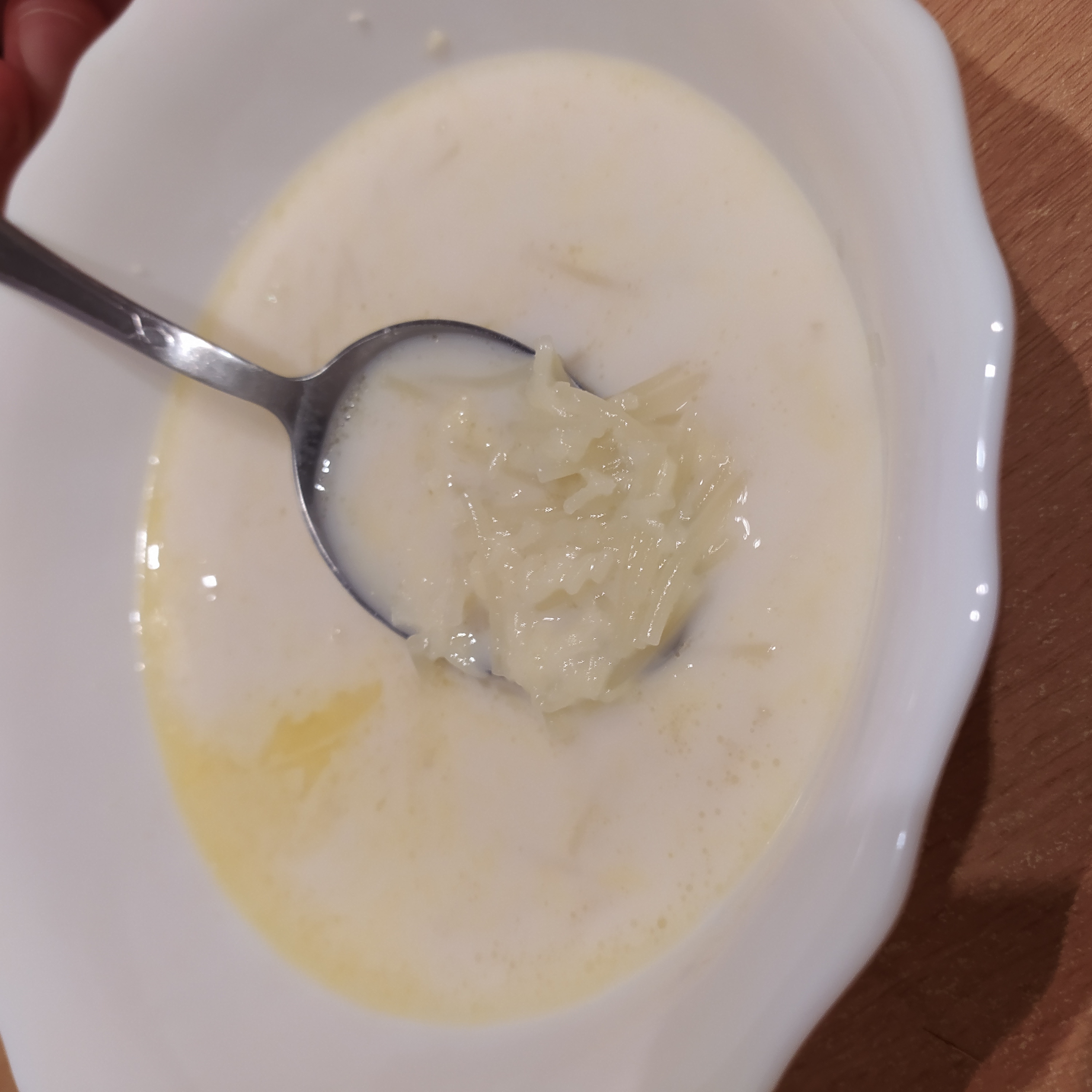 Молочный суп из вермишели с сыром (веганский)