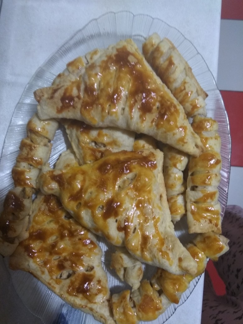 Слоёные треугольники с мясом