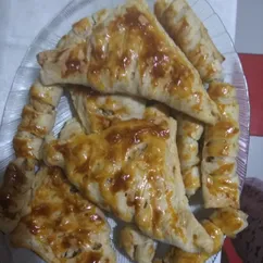 Слоёные треугольники с мясом