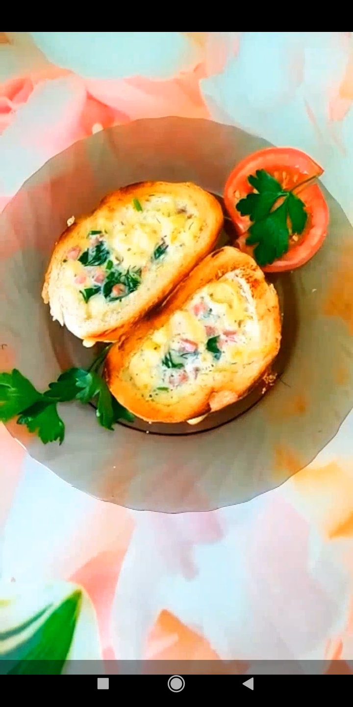 Яичница в хлебе на сковороде с колбасой и сыром рецепт с фото, как приготовить на 9267887.ru