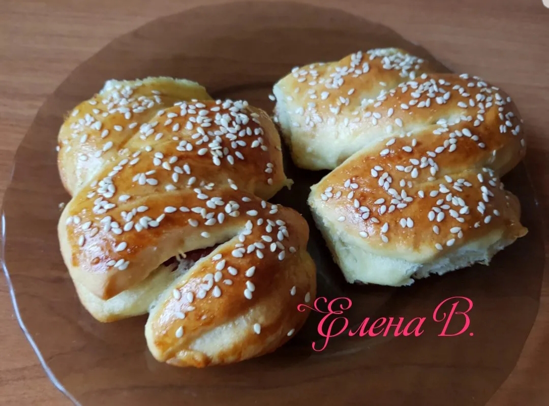 Пирожки с салями серпантин