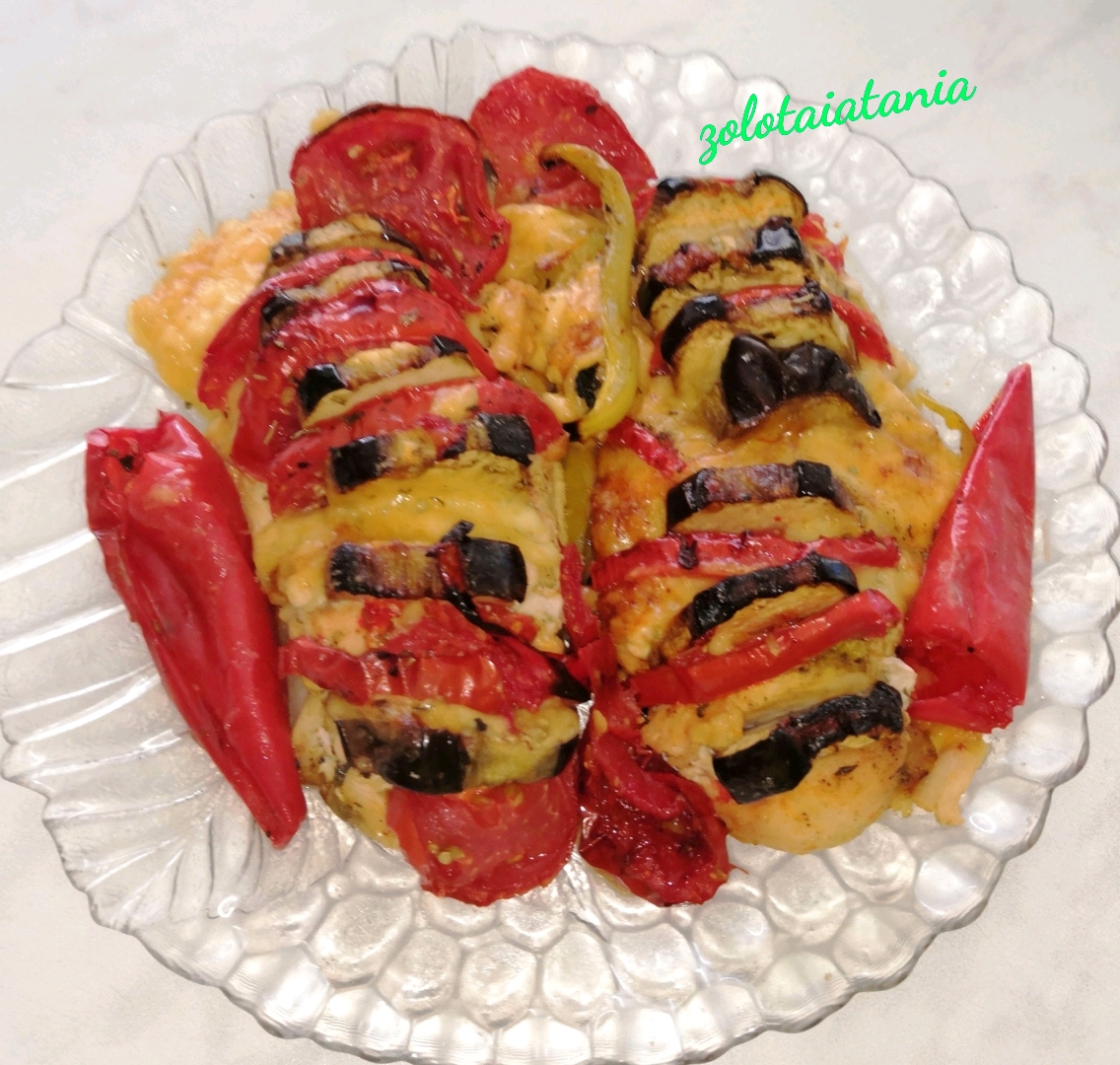 Филе куриное с баклажанами и сыром