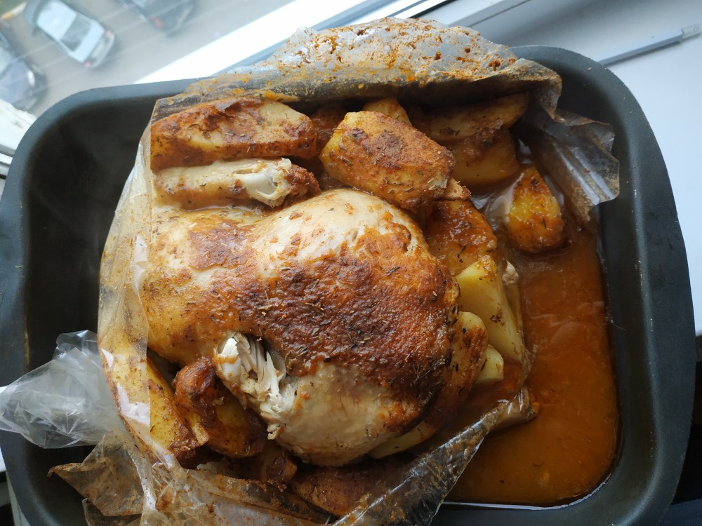 Курица с картошкой в рукаве