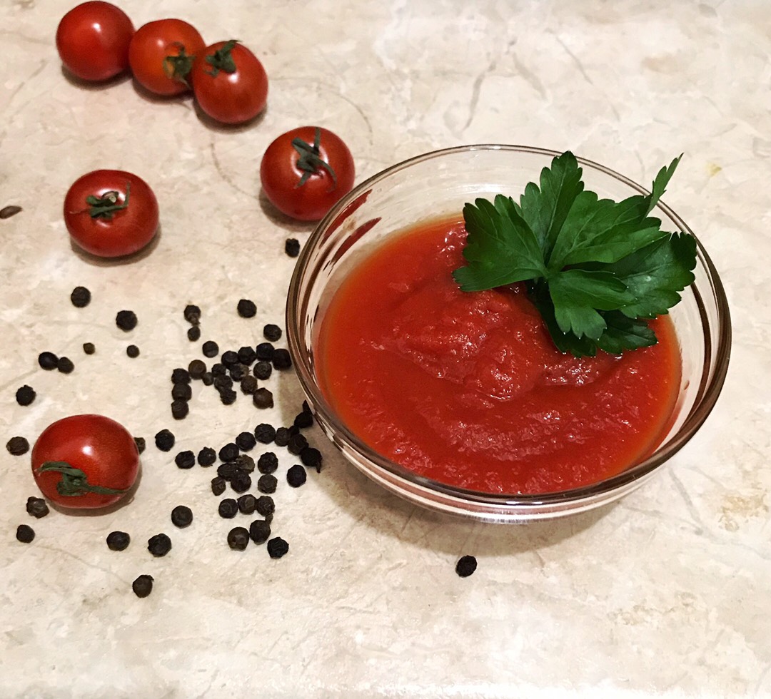 Ингредиенты на томатную пасту на зиму с уксусом