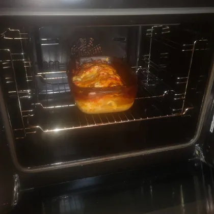 Мясо запечённое с помидорами и сыром