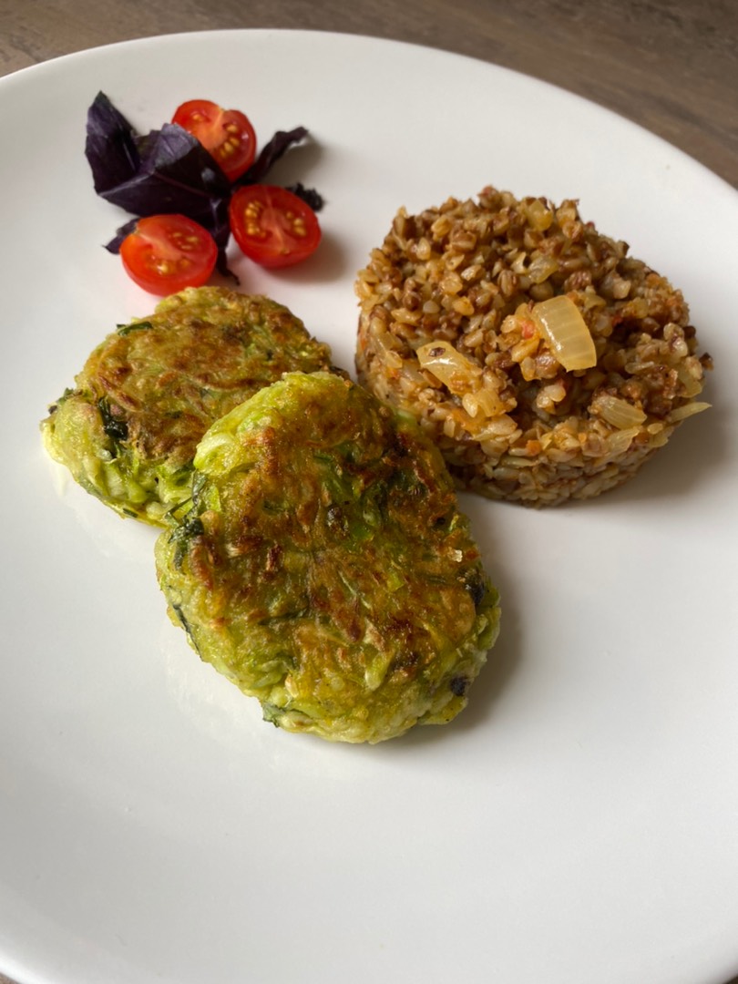 Кабачковые котлетки с зеленью