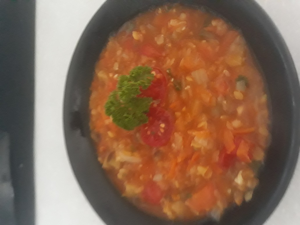 Чечевичный супчик с томатами