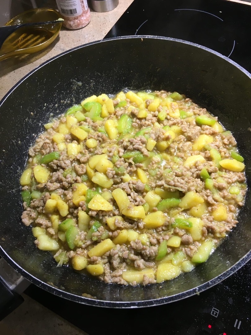 Кабачки с картошкой и фаршем
