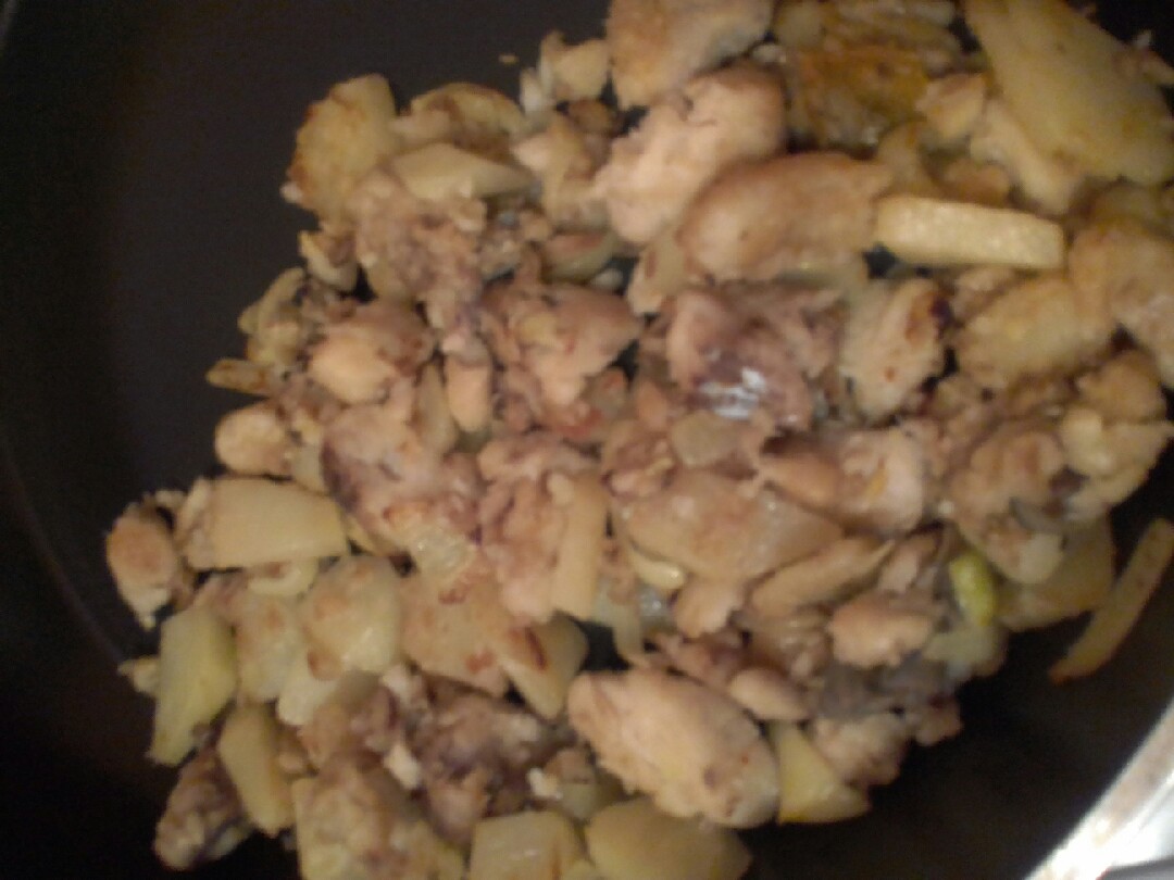 Карп с картошкой и луком