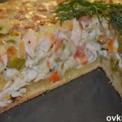 Открытый пирог с мясом и овощами