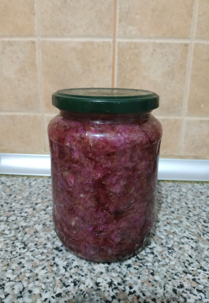 Чайная роза перетертая с сахаром