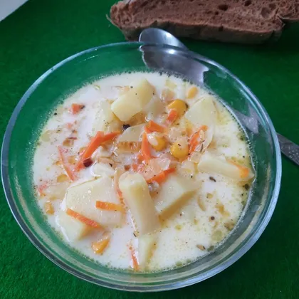 Лёгкий сырный суп с кукурузой