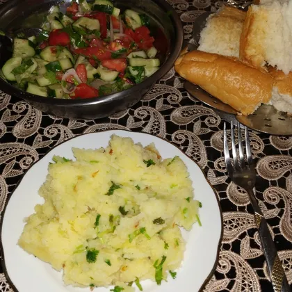Картофельное пюре и овощной салат 🥗