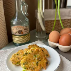 Ленивые пирожки с луком и яйцом