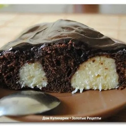 Чудный шоколадный пирог с творожными шариками