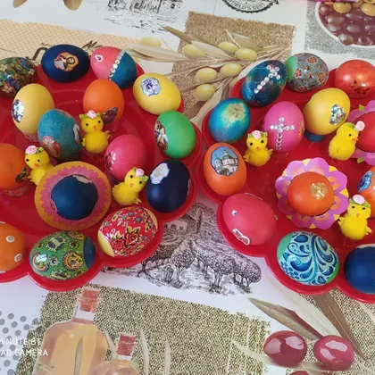 Крашеные яйца на Пасху)
