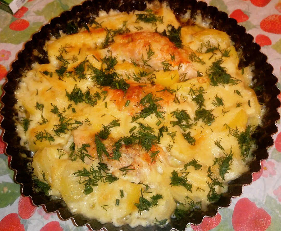 Куриные рулетики с картошкой под сливочным соусом