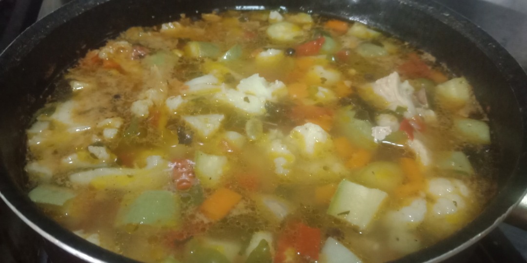 Рецепт супа овощного на курином бульоне как в детском саду | Меню недели