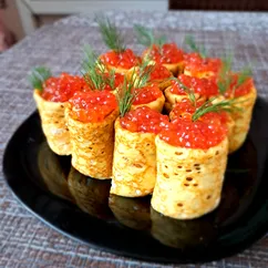 "Пенечки" из блинов с икрой