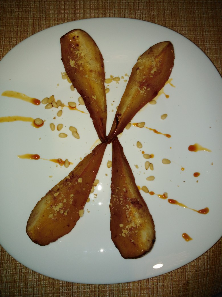 Груши печёные с мёдом и корицей