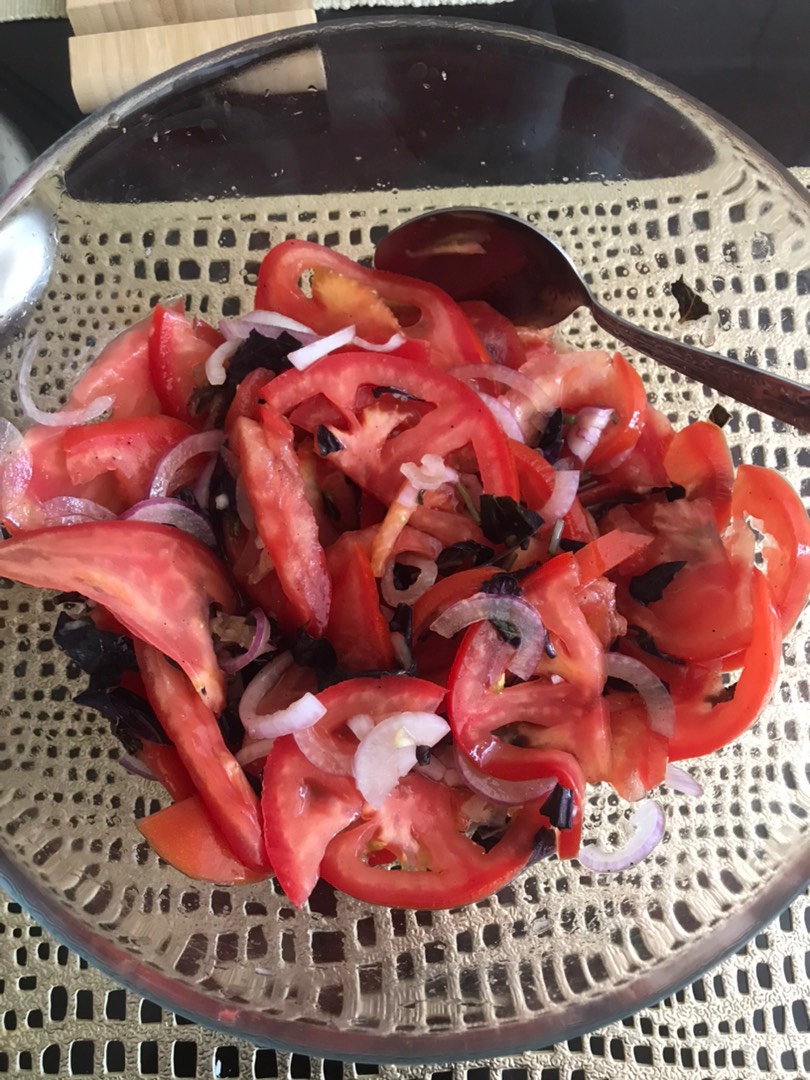Салат помидоры с базиликом! Невероятно просто и вкусно 😋