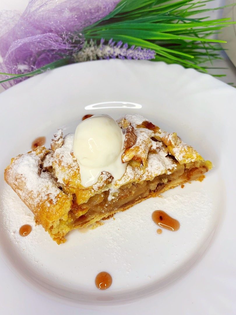 Штрудель яблочный