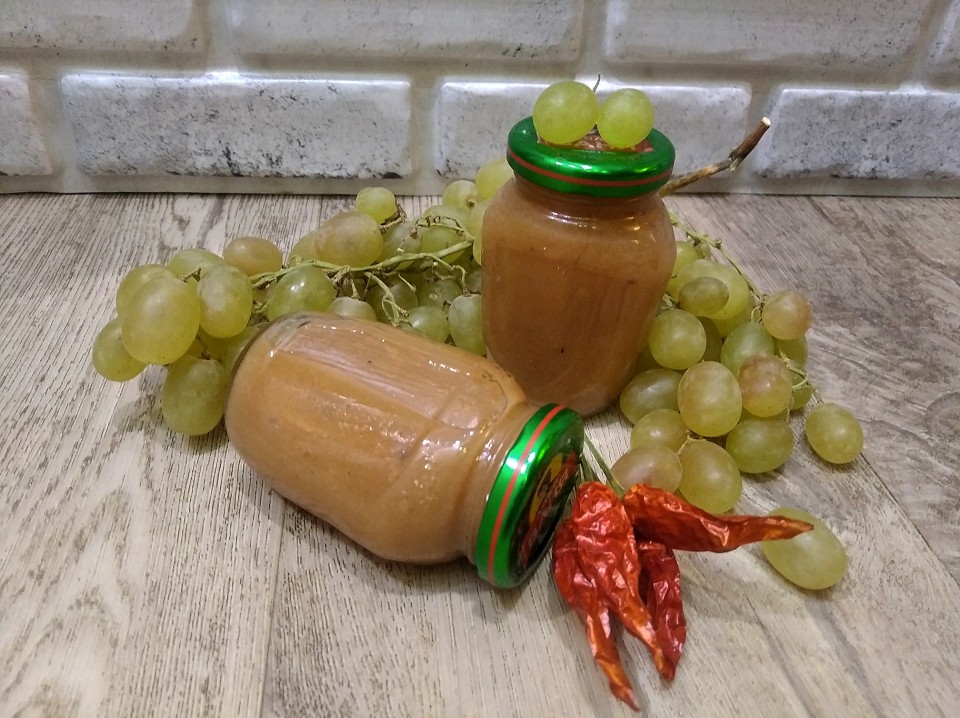 Острый виноградный соус