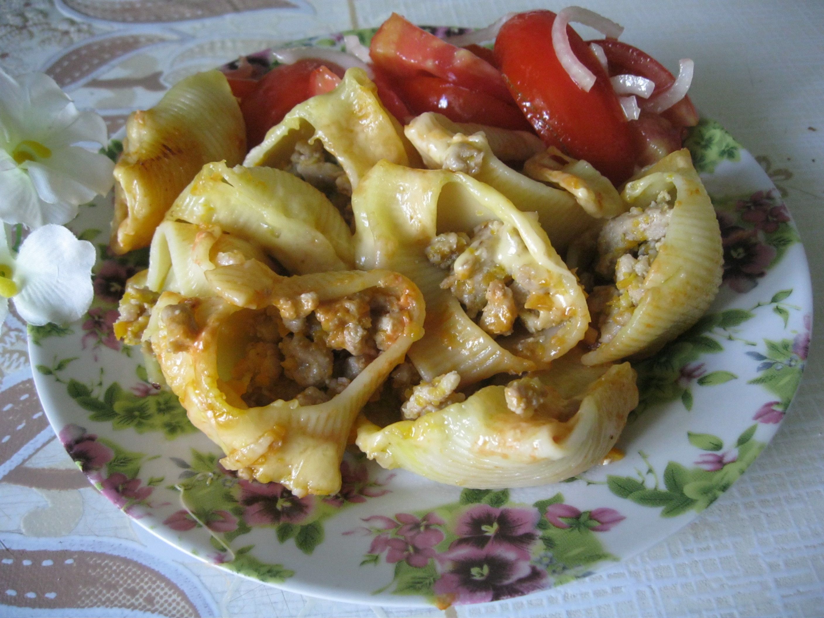 Конкильони, запеченные в духовке