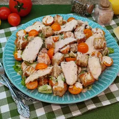 Салат Цезарь с курицей