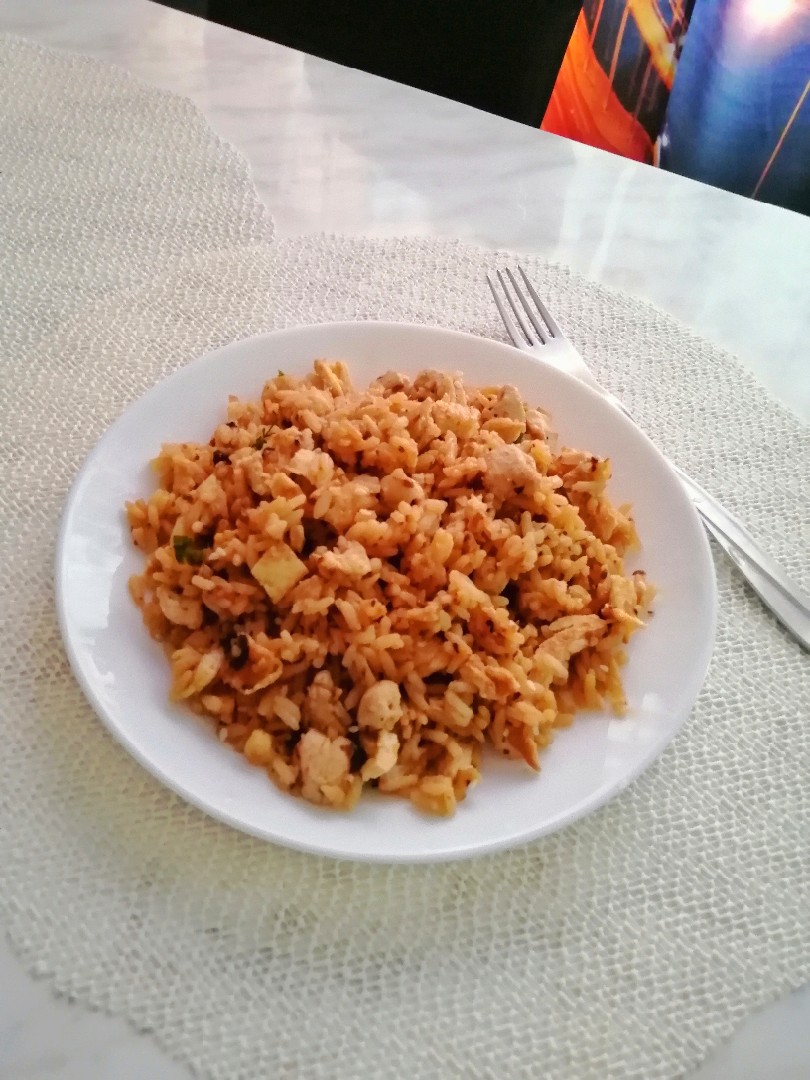 Рис в кисло-сладком соусе с грибами шиитаке и курицей