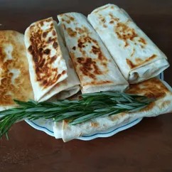 Закуска из лаваша с курицей